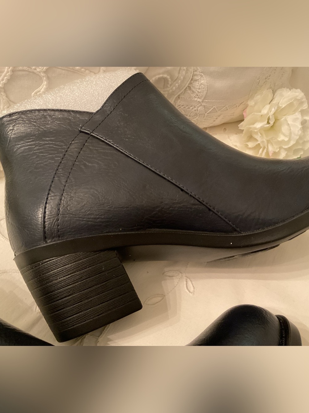 NEW WITHOUT TAGS EASY STREET “MORGANA” COMFORT WAVE BLACK ANKLE BOOTS SIZE 8M - Picture 10 of 16